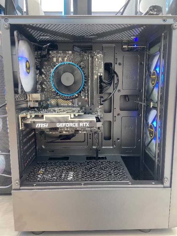 Aura CONFIG /i5-1440F/16GB DDR5/M.2 500GB H6